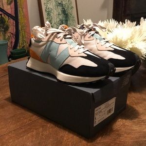 New Balance 327 mens  Lifestyle Sneaker - new - size 9
